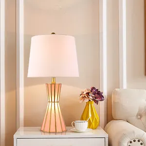 Винтажный Настольный светильник в стиле Тиффани, металлические стеклянные настольные лампы с красивым украшением для спальни