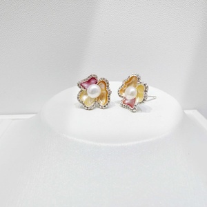 Pendientes de plata de ley 925 con diseño de flor para uso diario, para mujer, con concha, coloridos, de verano, con esmalte blanco y perlas. - Product Image 2