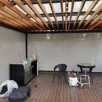 Persiana Enrollable para Gazebo de Exterior, Motorizada Eléctrica, Fabricada en Metal, Automática, 100% Opaca, Protección UV, Resistente a la Intemperie, para Patio