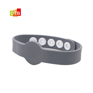 Échantillon gratuit de bracelet en silicone étanche réglable pour club de <span class=keywords><strong>fitness</strong></span> bracelet NFC imprimable pour événement de festival - Product Image 4