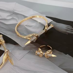 Gioielli di moda a foglia magnetica braccialetto sano Set argento placcato in acciaio inossidabile cristallo oro Cartierred <span class=keywords><strong>bracciale</strong></span> <span class=keywords><strong>donna</strong></span> - Product Image 3