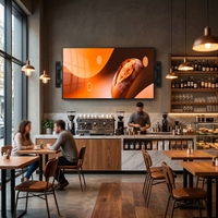 Écran publicitaire numérique mural grand format pour la décoration de restaurants, cafés et magasins de détail