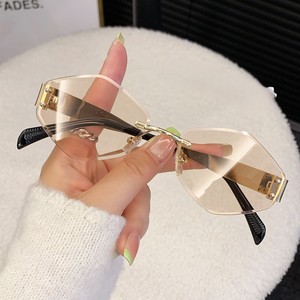 Occhiali <span class=keywords><strong>da</strong></span> Sole Senza Montatura con Bordi Tagliati, Stile Retrò Unisex, Protezione UV400, Occhiali <span class=keywords><strong>da</strong></span> Sole Poligonali per Street Style - Product Image 6