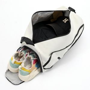 Sac de sport pour femme avec logo personnalisé, mini sac de voyage étanche en nylon pour entraînement, gym, yoga et activités de plein air - Product Image 3