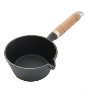Mini-<span class=keywords><strong>casserole</strong></span> <span class=keywords><strong>en</strong></span> <span class=keywords><strong>fonte</strong></span> pré-assaisonnée avec poignée <span class=keywords><strong>en</strong></span> bois et bec verseur pour faire fondre et verser – Poêle à frire - Product Image 2