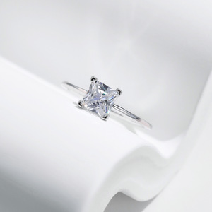 Anillo de Plata de Ley S925 con Corte Princesa, Banda Delgada, Minimalista, de Alta Gama, para Propuesta de Matrimonio, Anillo de Lujo para Mujer - Product Image 3