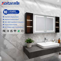 Kabinet Cermin Kamar Mandi Pintar Modern Kecerahan Tinggi Terbaru dengan Film Anti-Kabut Tiga Suhu Warna
