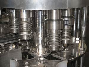 Machine d'embouteillage d'<span class=keywords><strong>eau</strong></span> automatique avec production d'<span class=keywords><strong>eau</strong></span> pure, capacité <span class=keywords><strong>de</strong></span> 2000-6000 BPH pour bouteilles <span class=keywords><strong>de</strong></span> 330 ml à 1500 ml - Product Image 4