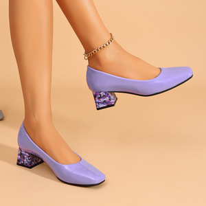 <span class=keywords><strong>Escarpins</strong></span> Xuanhui en cuir verni <span class=keywords><strong>violet</strong></span> à bout carré pour <span class=keywords><strong>femme</strong></span>, motif floral, talon carré, chaussures habillées élégantes, mode féminine, bureau, soirée - Product Image 2