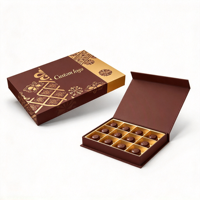 Boîte cadeau personnalisée en chocolat brun avec motif floral doré et plateau de séparation pour les acheteurs en gros de pralines