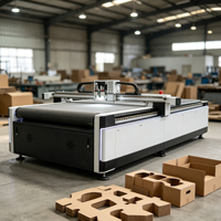 Machine de découpe numérique CNC à lit plat pour carton, panneaux alvéolés, cartons ondulés et colis, avec couteau oscillant