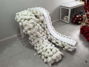 Runner Floreale con Rose Rosse e Rosa per Decorazioni Matrimoniali, Arco Nuziale Artificiale per Corridoio - Product Image 4