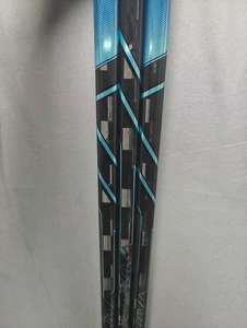 Bâton de hockey sur glace personnalisé très demandé pour l'entraînement et la compétition sur patinoire, fabricant OEM ODM pour la vente en gros sous marque privée - Product Image 5
