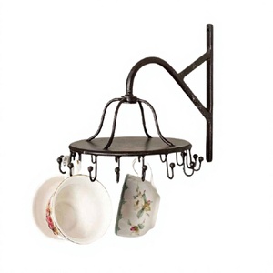 Support à tasses suspendu en fer noir au design élégant, de la plus haute qualité, forme personnalisée, par Home Arts - Product Image 1