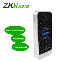 Lector ZKRADIO montado en la pared QR + RFID 2-In con salida WG26/34 y RS485 para sistema de control de acceso