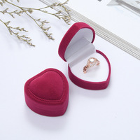 Boîte à bijoux personnalisée en velours en forme de cœur pour bagues, emballage portable pour présentation de bagues