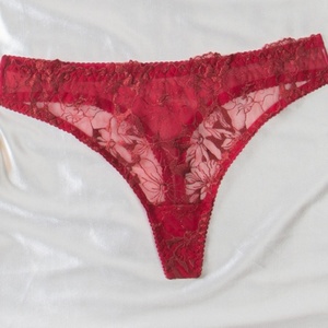 Wholesale Ultra-Thin Floral Embroidered Lingerie <b>Set</b> <b>Sexy</b> See-Through Fishbone <b>Bra</b> Panty <b>Set</b> - Product Image 4