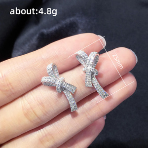 Orecchini a perno con fiocco, eleganti e di lusso, gioielli per le orecchie da donna, per uso quotidiano, outfit da festa, accessorio regalo - Product Image 5
