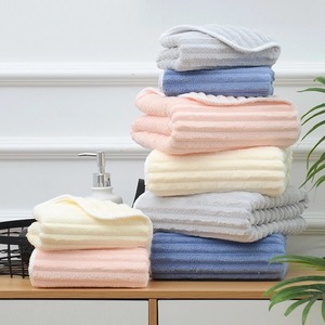 Toalla Facial de Felpa Coral Cotton Moon 150D, Gruesa, Absorbente y de Secado Rápido para Niños, Uso en Baño y Playa - Product Image 3