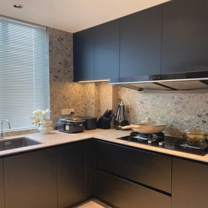 Cuisine intégrée LDK, <span class=keywords><strong>aménagement</strong></span> ouvert semi-ouvert, design en U ou en L, armoires sans poignées, plan de travail en dalle, panneau écologique ENF - Product Image 5