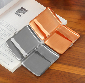 <span class=keywords><strong>Étui</strong></span> <span class=keywords><strong>à</strong></span> cigarettes miroir en acier inoxydable 16 pièces <span class=keywords><strong>étui</strong></span> <span class=keywords><strong>à</strong></span> cigarettes organisateur personnalisé créatif pour hommes - Product Image 4
