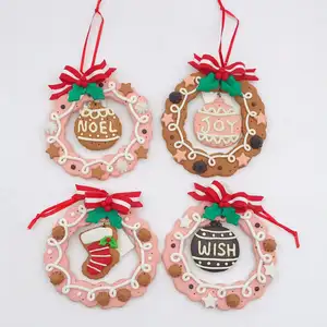 Hot Sales Fancy Polymer Clay Gingerbread Cookier Met Wish/Vreugde/Noel/Sok Kerst Decoratie