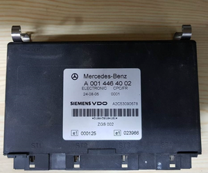 โมดูลขับขี่ยานพาหนะ A0014464002ชิ้นส่วนเครื่องยนต์ - Product Image 1