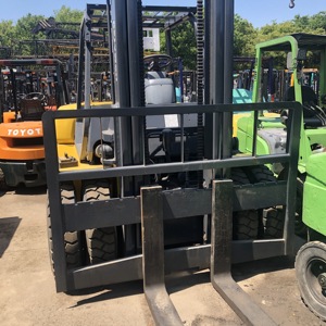 12Ton FD70 Komatsu มือสองพร้อมเครื่องยนต์ปั๊มไฮดรอลิก nabtesco มีในสต็อกสำหรับการจัดส่ง FD35 FD50ทั่วโลก - Product Image 4