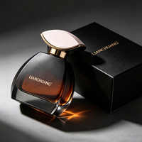 Flacon de parfum en verre ovale incurvé rose givré de luxe, avec bouchon en forme de pétale et bordure dorée, personnalisable avec boîte cadeau