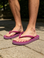 Tongs personnalisées à faible MOQ, avec sangle en PVC, impression de logo, semelle en PE antidérapante, sandales de massage légères, sandales de plage, usine OEM