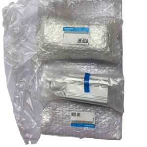 Cilindro de Ángulo de Sujeción Rotatorio Original-SMC MKB32-30RZ - Product Image 1