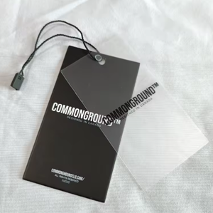 Etiquetas de PVC de Papel de Alta Calidad con Cuerdas Gratis, Personaliza tu Propio Logotipo, Bajo MOQ, Etiqueta de Lujo con Impresión de Logotipo en Cartulina Negra - Product Image 1