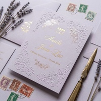 Suite d'invitations de mariage de luxe en filigrane 3D en relief lavande avec feuille d'or lilas, carte RSVP, carte de remerciement et enveloppe