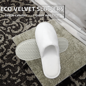 Pantuflas de Terciopelo OEM MR125 Ecológicas Desechables para Hoteles de 3-5 Estrellas, Set de Baño, Algodón Blanco, Suaves e Hidratantes - Product Image 2