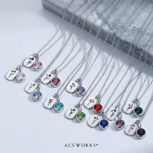 Collares con Piedras de Nacimiento y Flores de Nacimiento |   Colgante de Zirconia con el Signo del Mes de Nacimiento, Chapado en Oro PVD de 18K sobre Acero Inoxidable |   Impermeable e Hipoalergénico - Product Image 6