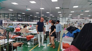 2026 SS Polo de punto para mujer Suéter de manga corta Jacquard geométrico personalizado con pantalones cortos a juego Conjunto conjunto - Product Image 5