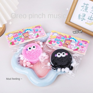 Sandwich Biscuit EVA Caoutchouc Souple Squeeze Vent Pincement Simulation Alimentaire Jouer Décompression Jouet - Product Image 1