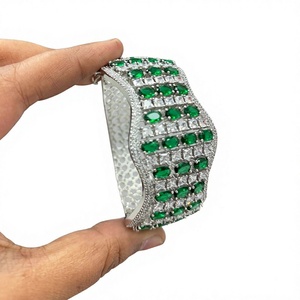 Pulsera de Moda con Acabado Plateado y Piedras de Circonia Cúbica de Primera Calidad, Ideal para Bodas, Compromisos y Fiestas - Product Image 2