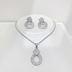 Juego de Joyería Geométrica de Plata de Ley 925, Diseño Personalizado, Elegante, con Zirconia, Collar y Aretes para Mujer - Product Image 2