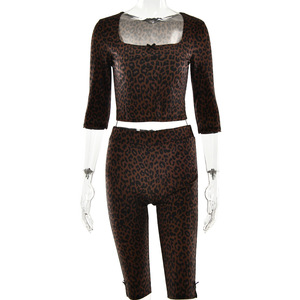 Women <b>Leopard</b> <b>Print</b> <b>Crop</b> <b>Top</b> And Capri Pants Set Three Quarter Sleeve Breathable Knitted Casual Sportswear - Product Image 5