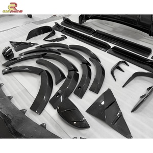 Nouveauté - Kit carrosserie en fibre de carbone partielle de style Mansori avec lèvre avant, pare-chocs arrière et échappement pour Aston Martin DBX 2024 - Product Image 3