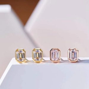 Orecchini a perno quadrati a forma di pagoda semplici da donna, accessori alla moda per l'uso quotidiano, per outfit casual e come regalo - Product Image 1