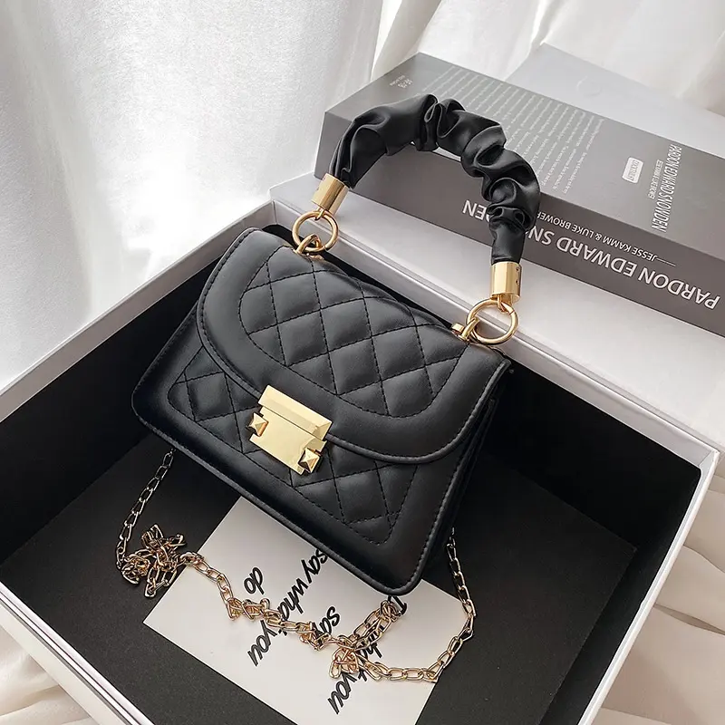 2022 New Arrival Luxury Fashion Korean Diamond Lattice Shoulder Quilted Black Messenger Square Chain Pu Handbags Ladies Hand Bag