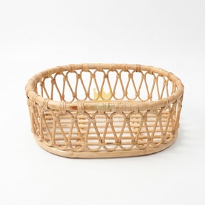 Nueva Cama de Muñecas de Ratán con Diseño Tejido, Muebles de Juguete Bonitos para Niños y Niñas, Accesorio de Decoración para Dormitorio - Product Image 1