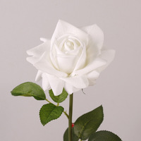 Großhandel Hochzeits-Kunstblumen Latex Weiße Rosen Seiden-Einzelstiel-Rosen Feuchtigkeitsspendende Künstliche Rosen mit Echtem Touch