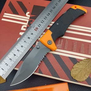 Cuchillo de Caza Plegable de Media Hoja Dentada 8Cr13Mov con Empuñadura de Goma para Camping DIY OEM - Product Image 6