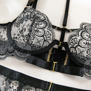 Nouvelle Collection 2026 : Ensemble de Lingerie Sexy 4 Pièces pour Femme – <span class=keywords><strong>Soutien</strong></span>-<span class=keywords><strong>Gorge</strong></span>, Jarretière et Culotte <span class=keywords><strong>en</strong></span> Dentelle Broderie Florale de Luxe - Product Image 6
