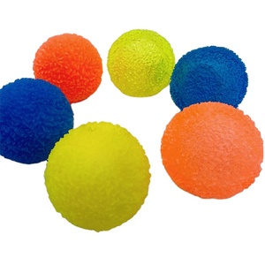 HAPU 6,5 cm Balle en TPR couleur unie, texture gazon, pour massage par friction irrégulière, jouet souple pour animaux de compagnie en extérieur et suivi visuel, tous âges - Product Image 1