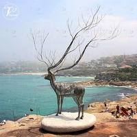 Statue de cerf en fibre de verre, ornement moderne abstrait, art populaire personnalisé, sculpture animale artisanale en argent pour l'extérieur
