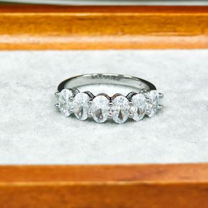 Anelli con Zirconi Ovali Brillanti, Fedi Nuziali, Gioielli da Sposa e Damigella, Anello Nuziale con Moissanite Taglio Ovale per Lei - Product Image 4
